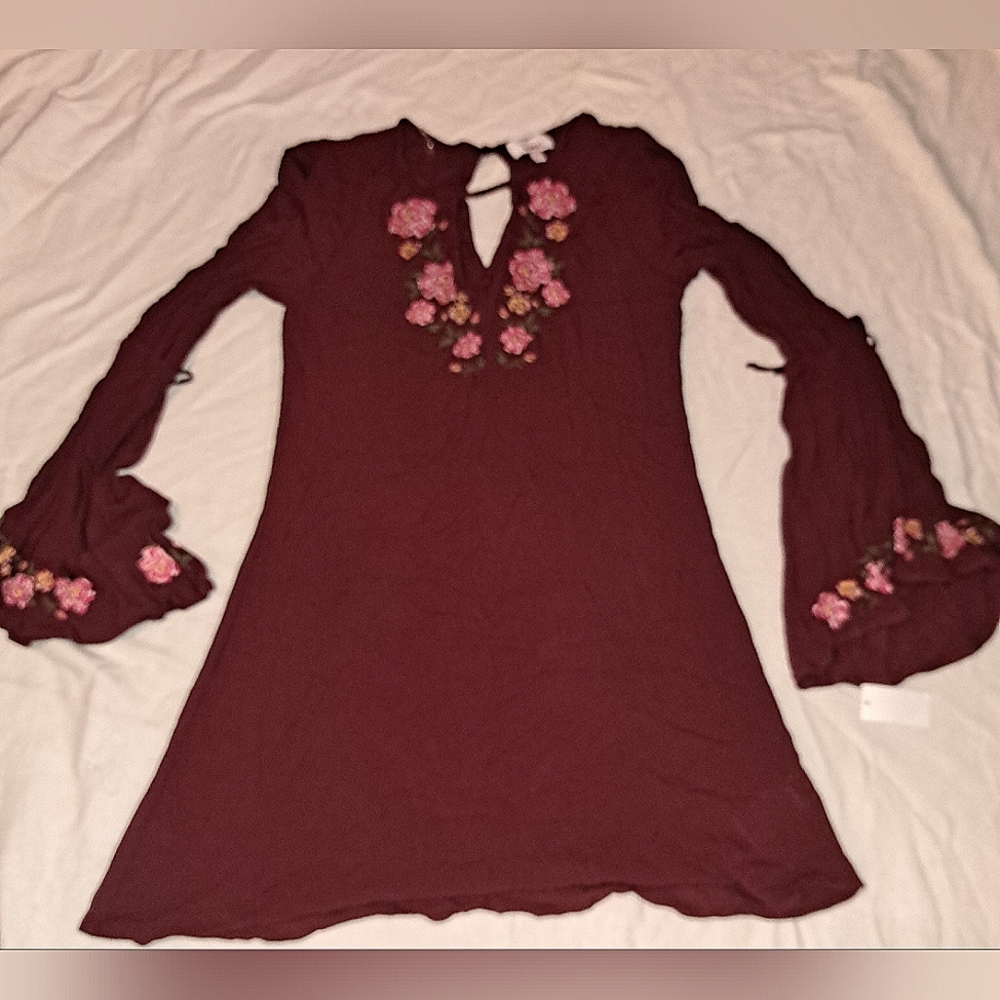 NWT BONGO Embroidered Long Sleeve Dress